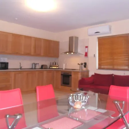 Centre Apartment *